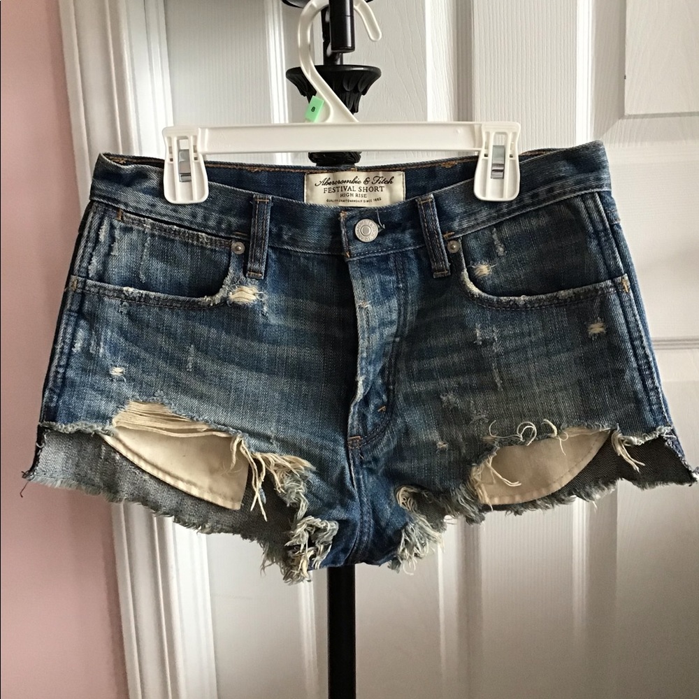 Abercrombie Festival short
